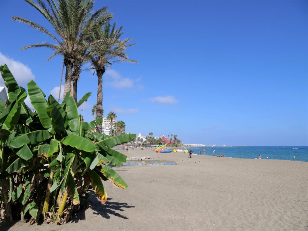 plaże Benalmadeny