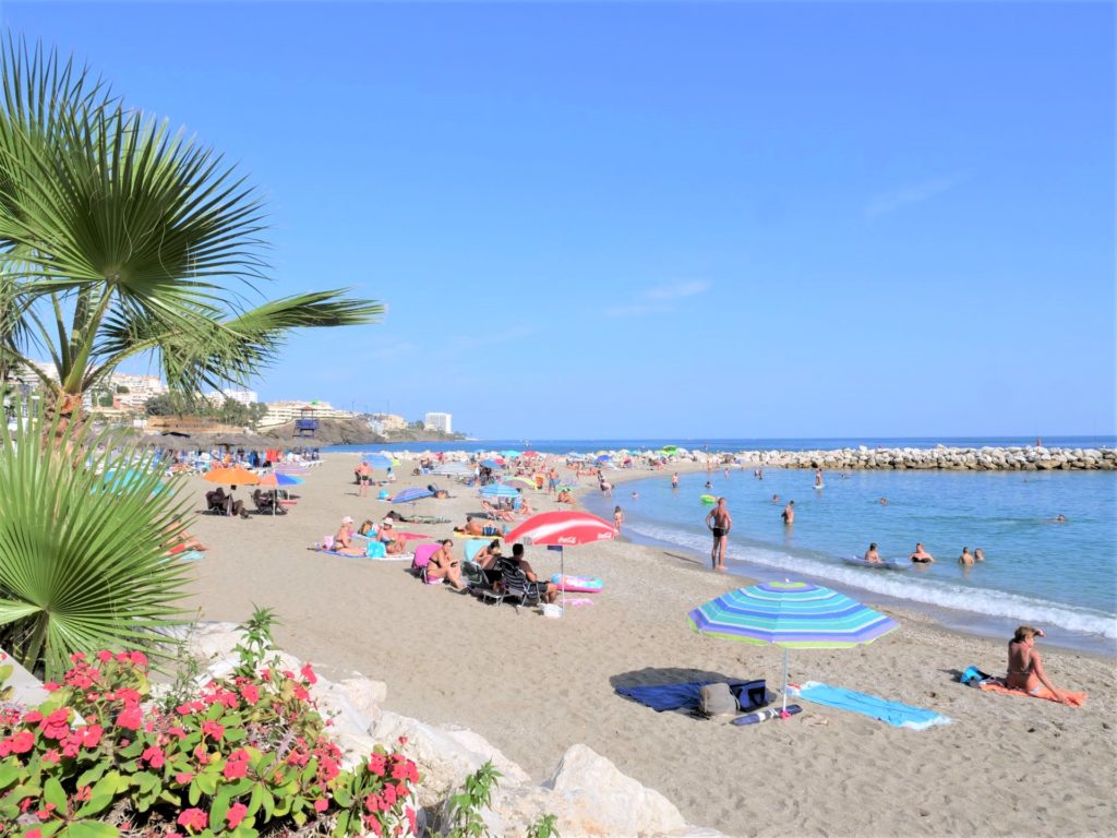 plaże Benalmadeny prowincja Malaga