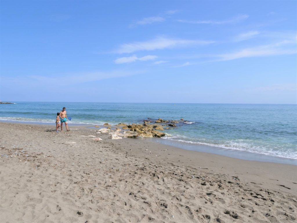 plaże Benalmadeny prowincja Malaga