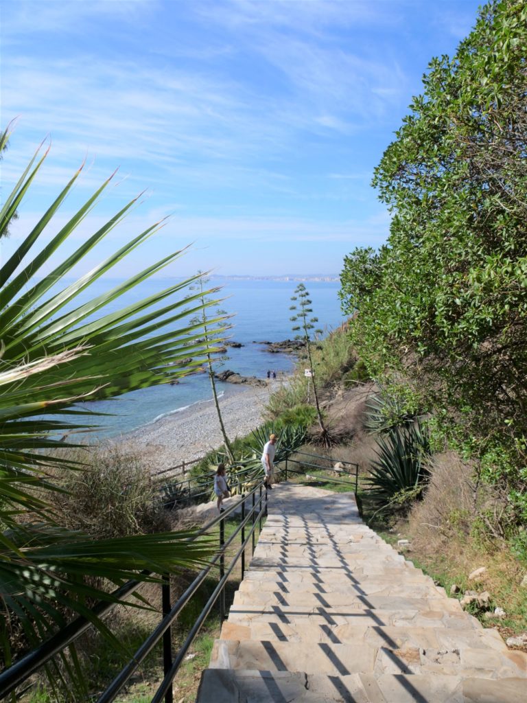 plaże Benalmadeny prowincja Malaga