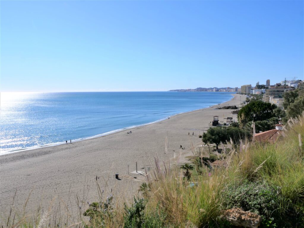 plaże Benalmadeny